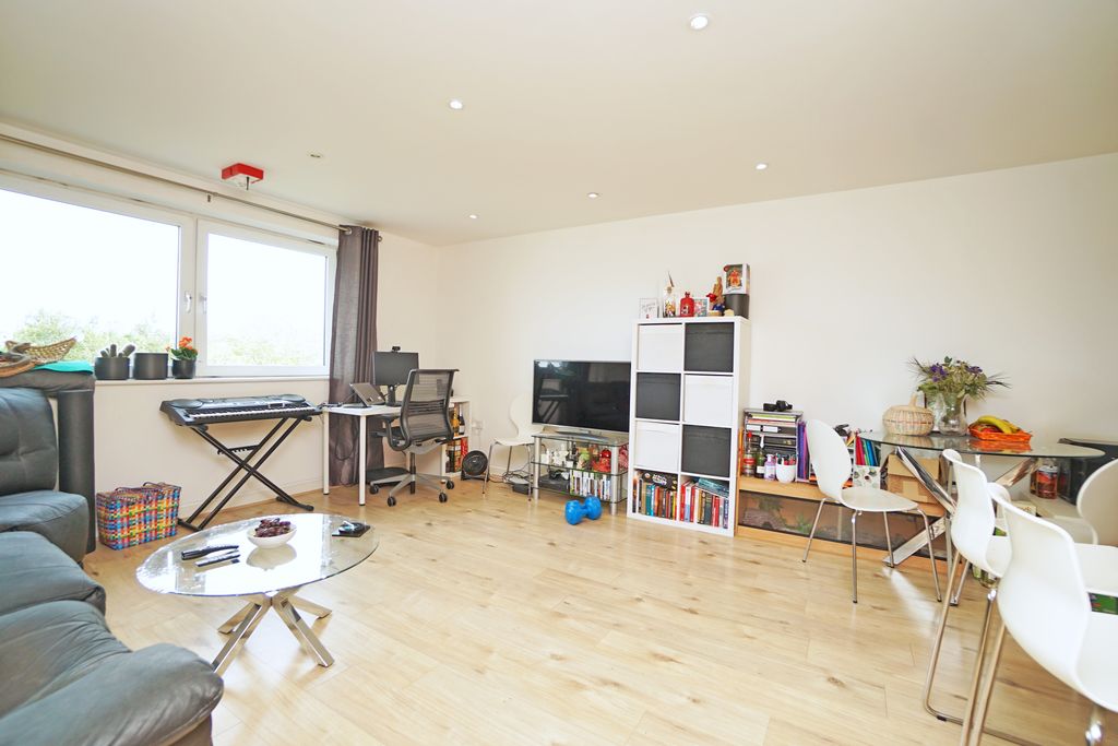 Property photo 2 of 22