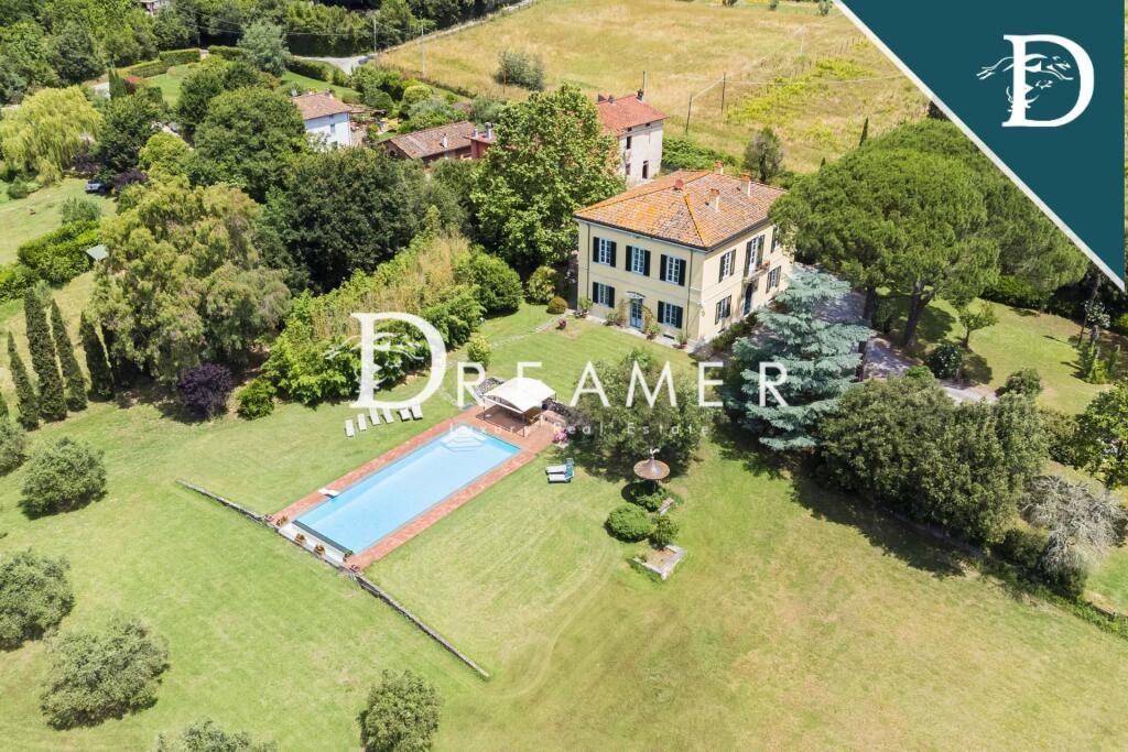 Property photo 2 of 50