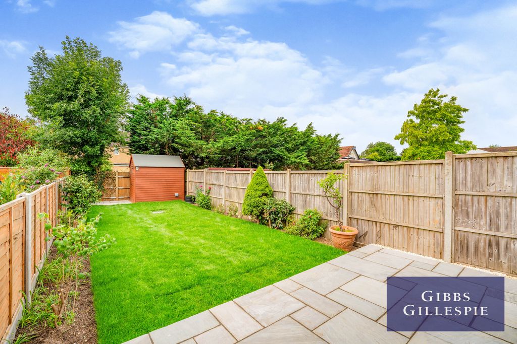 Property photo 3 of 10 5 Garden