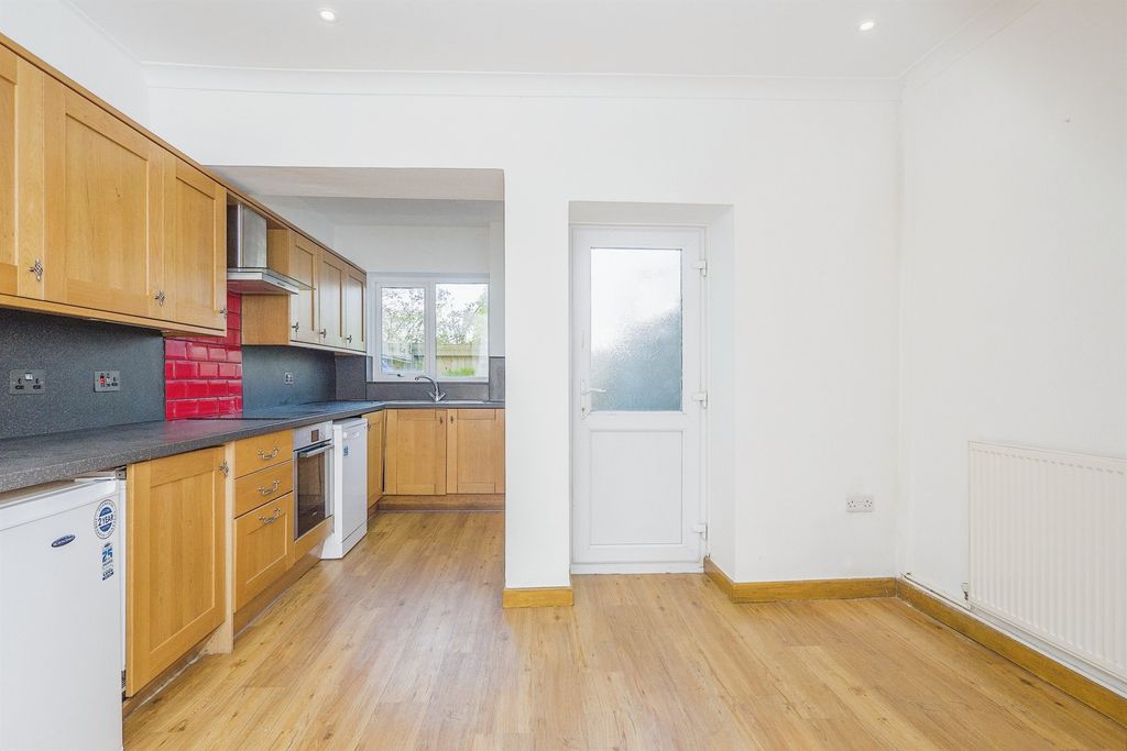 Property photo 2 of 14 Image