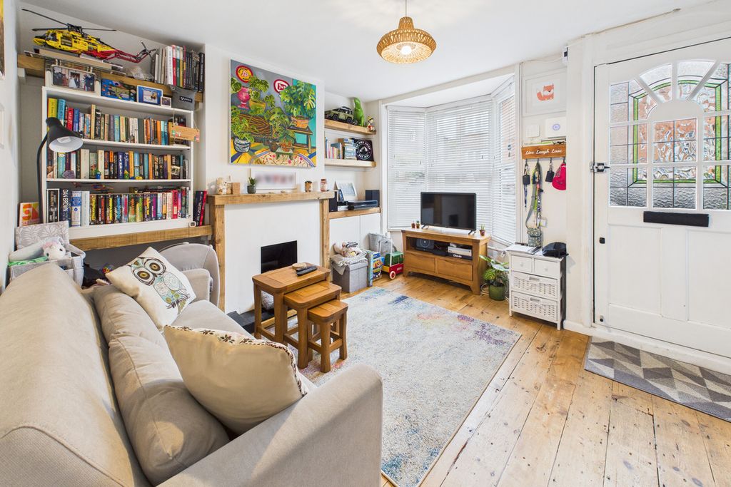 Property photo 2 of 19