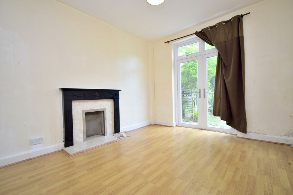 Property photo 3 of 11 Gallery