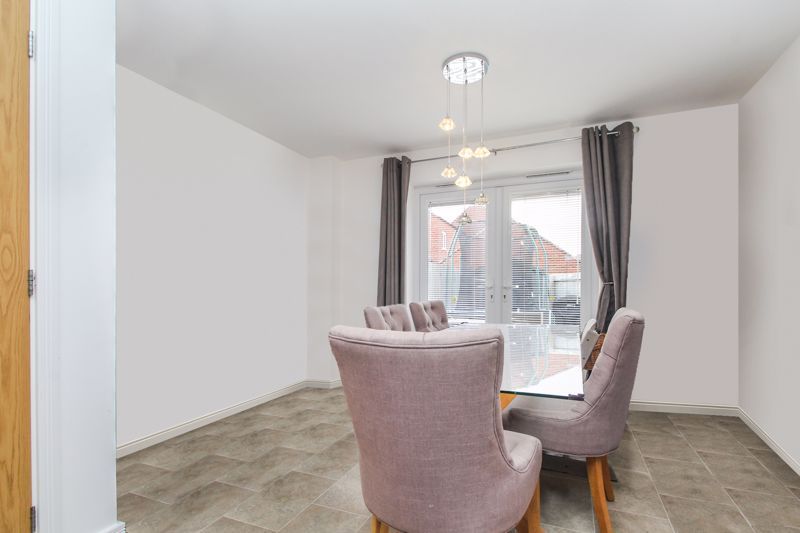 Property photo 3 of 12 Kitchen/Diner/Family Room