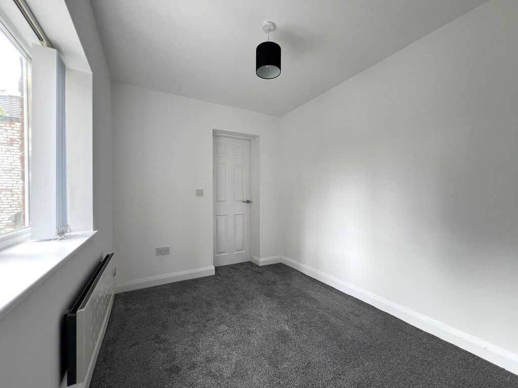 Property photo 3 of 9 Bedroom