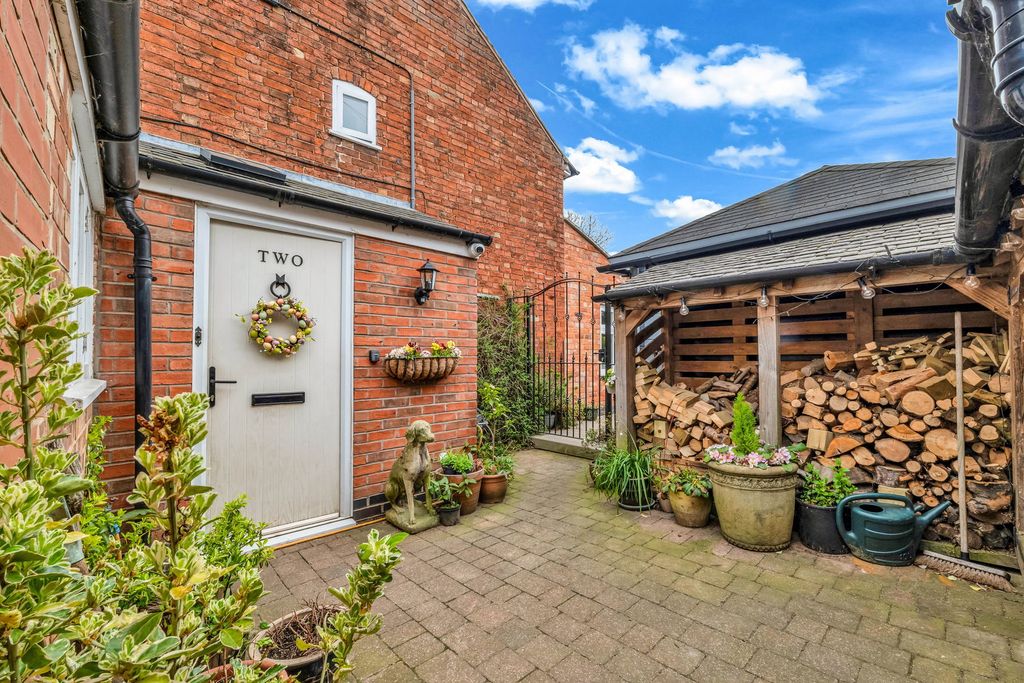 Property photo 3 of 38