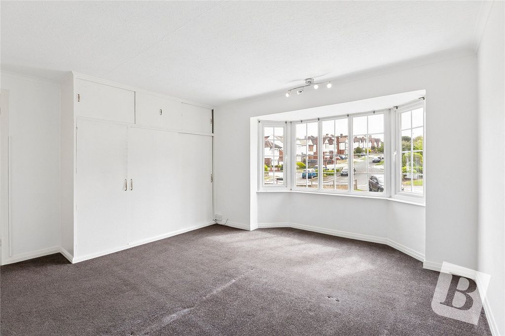 Property photo 3 of 16 Bedroom