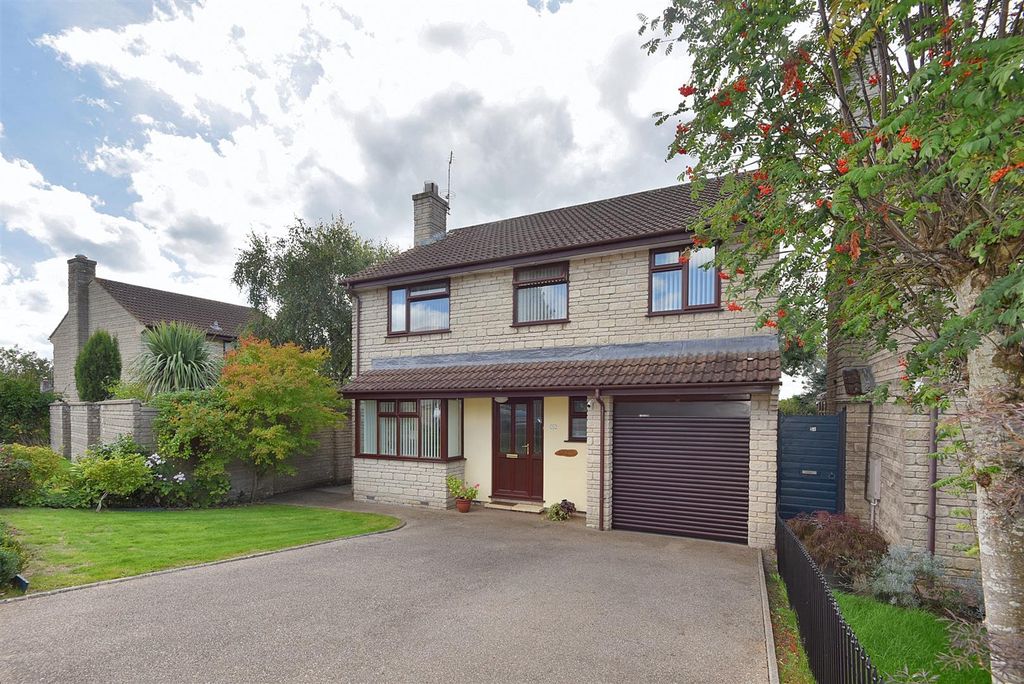 Property photo 1 of 12 Front