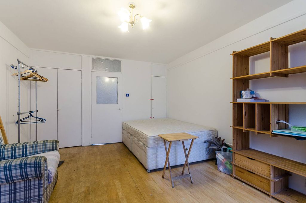 Property photo 3 of 4
