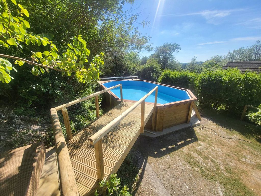 Property photo 2 of 17 Garden Pool