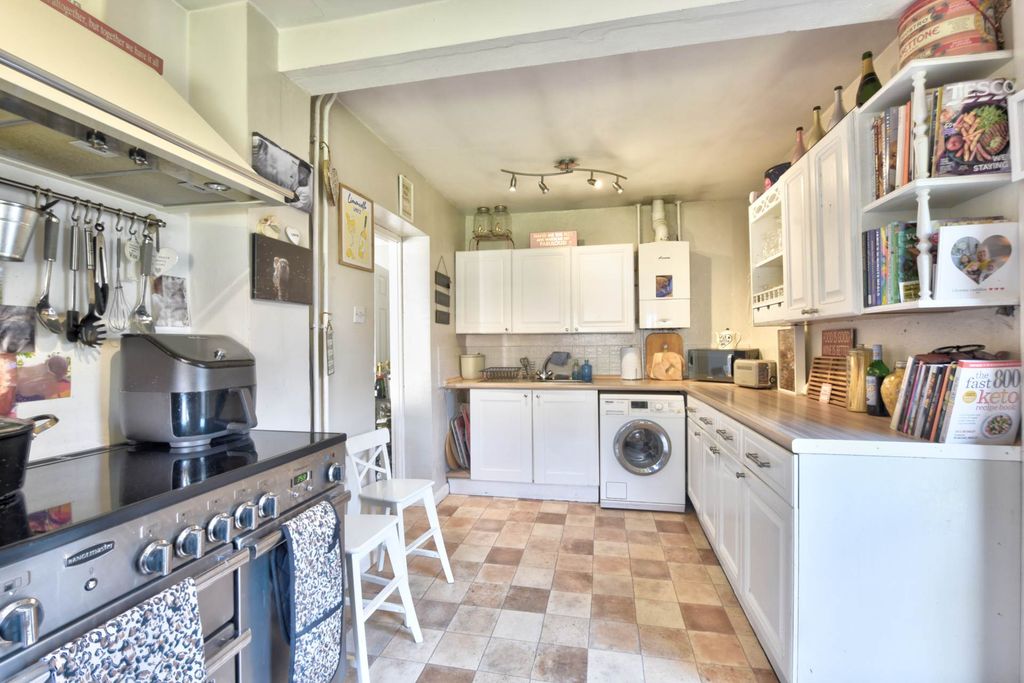 Property photo 3 of 16