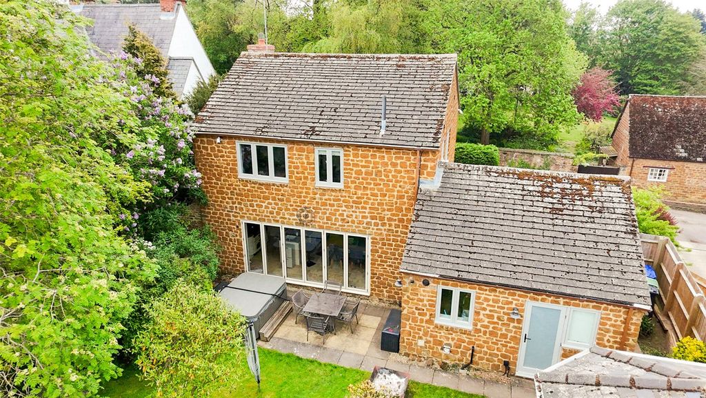 Property photo 1 of 44 Picture No. 03