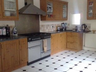 Property photo 1 of 10 Kitchen