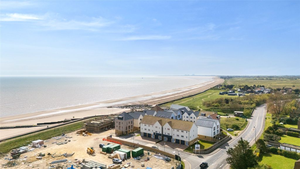 Property photo 2 of 17 Picture No. 29