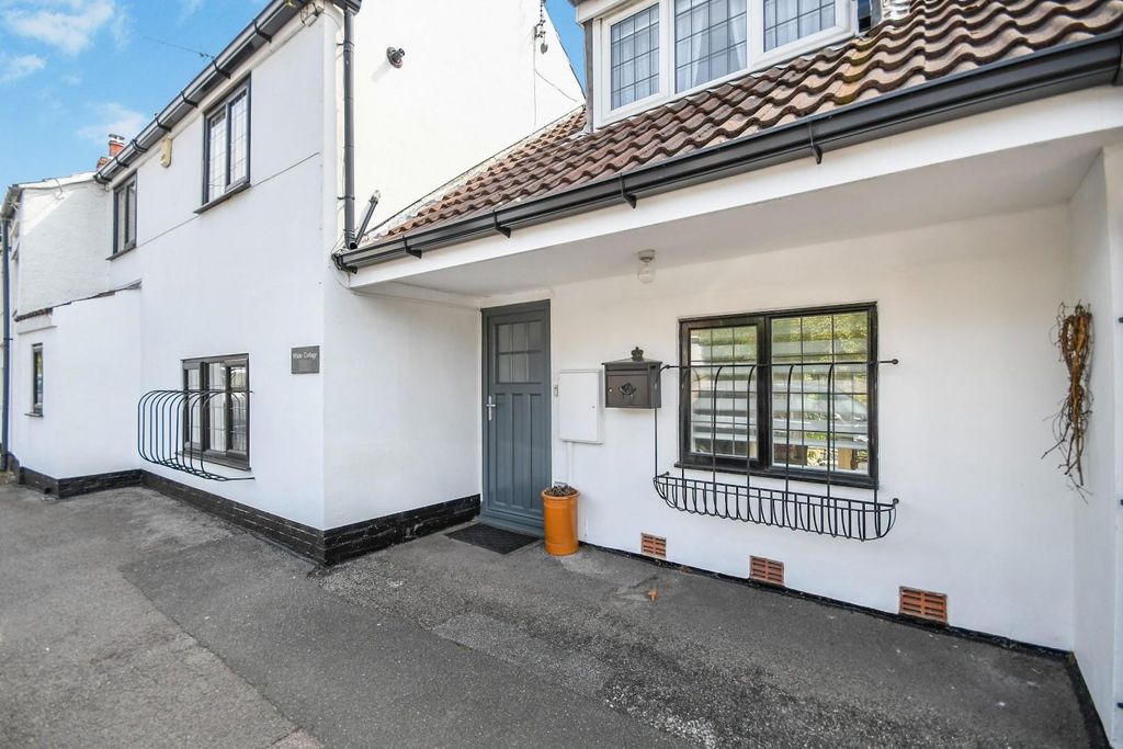 Property photo 1 of 19 Front 02.Jpg