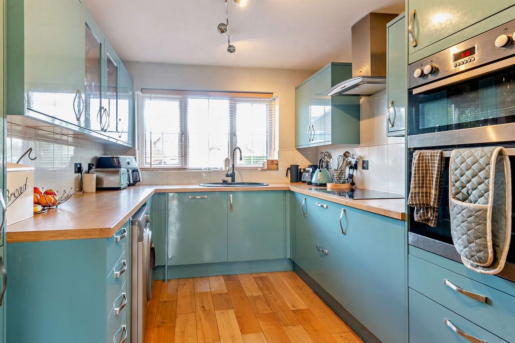 Property photo 2 of 14