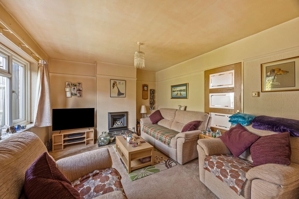 Property photo 3 of 20