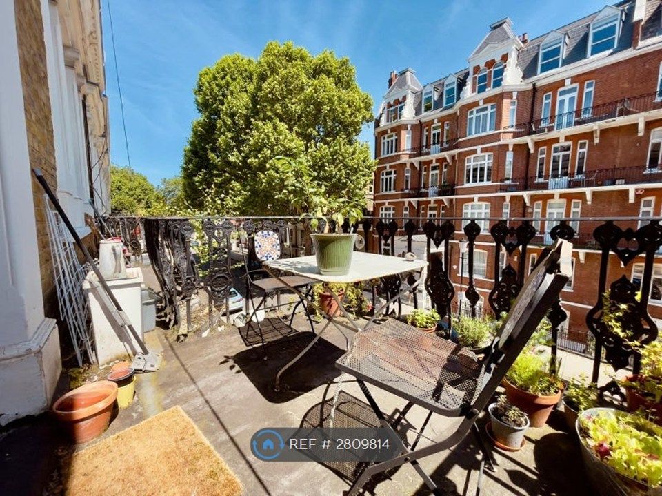 Property photo 2 of 8