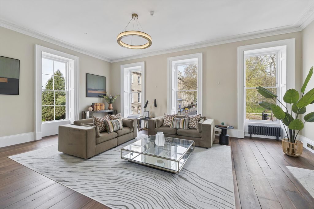 Property photo 2 of 18 Image