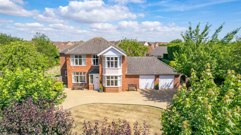 Property photo 1 of 32
