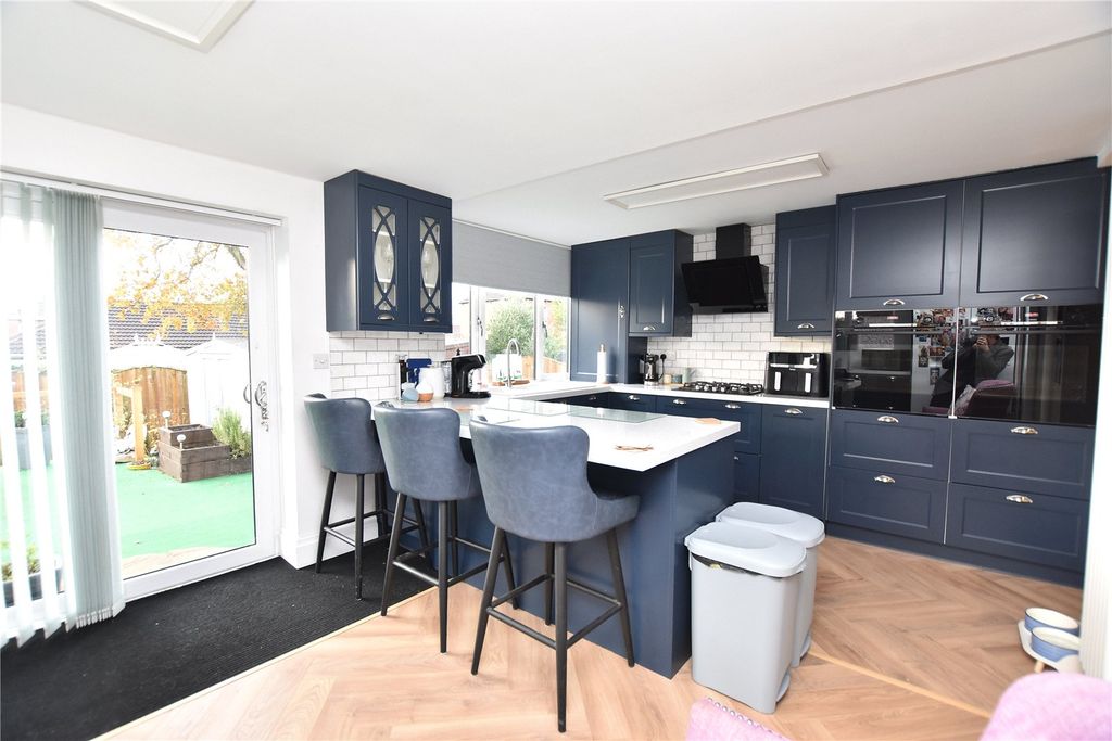 Property photo 3 of 15 Picture No. 18