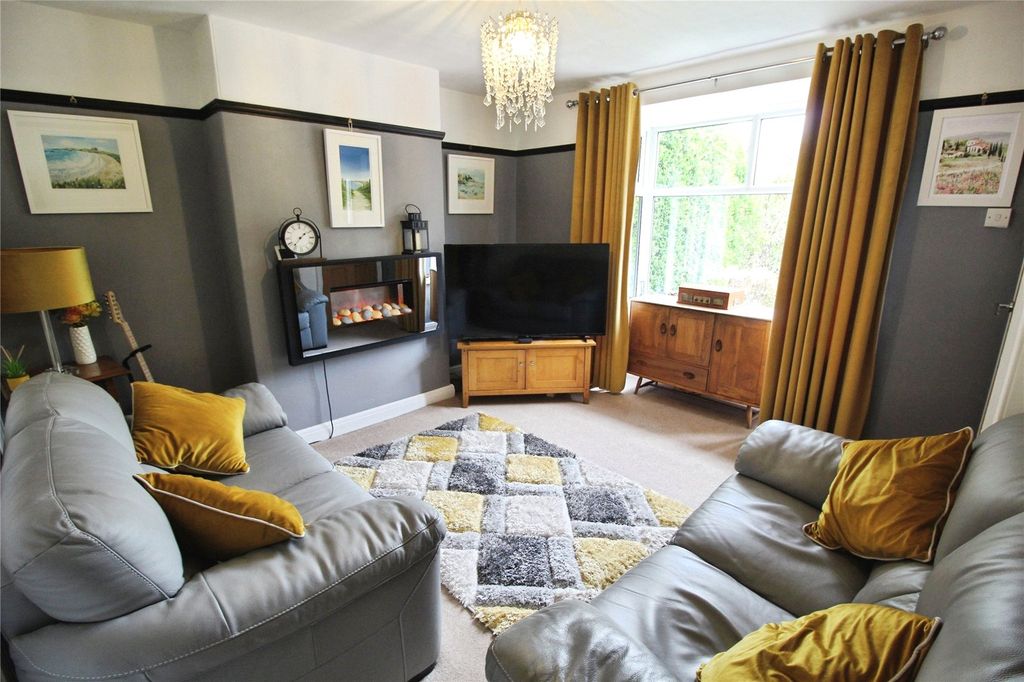 Property photo 2 of 10 Lounge