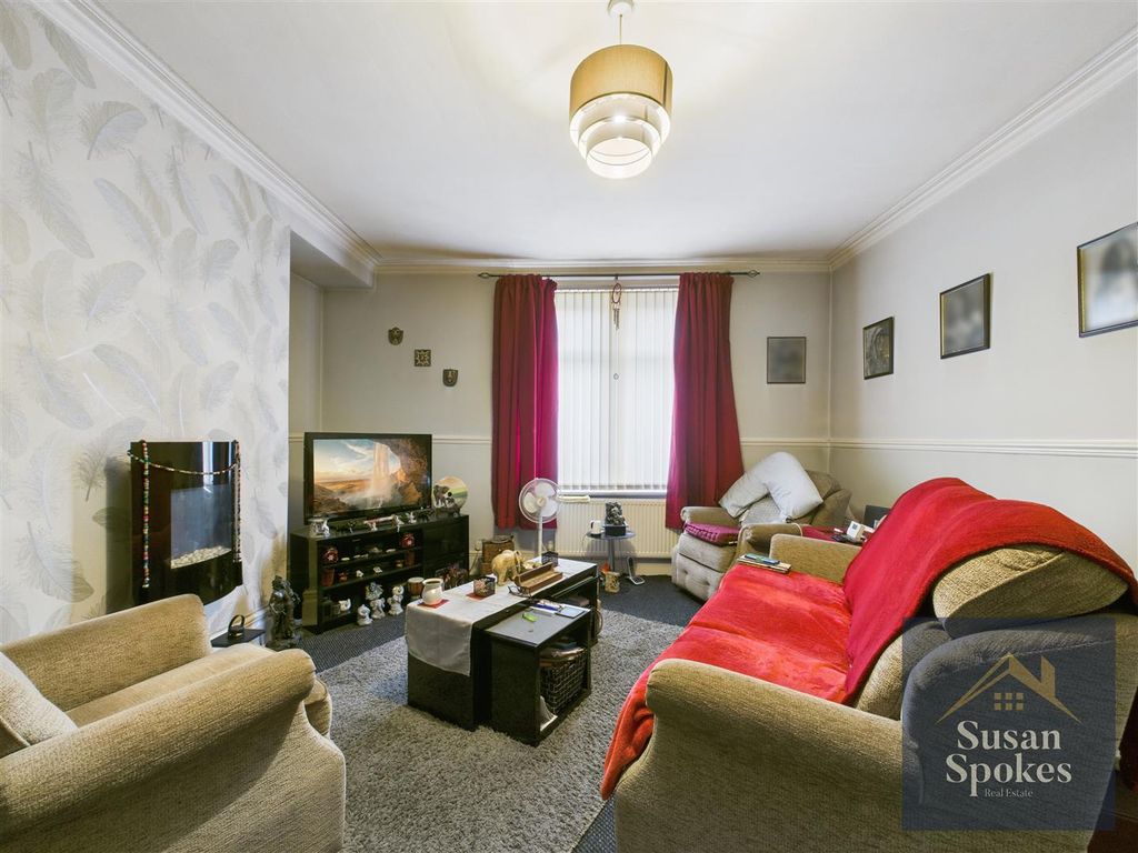 Property photo 2 of 12 Cam01858G0-Pr0202-Still007.Jpg