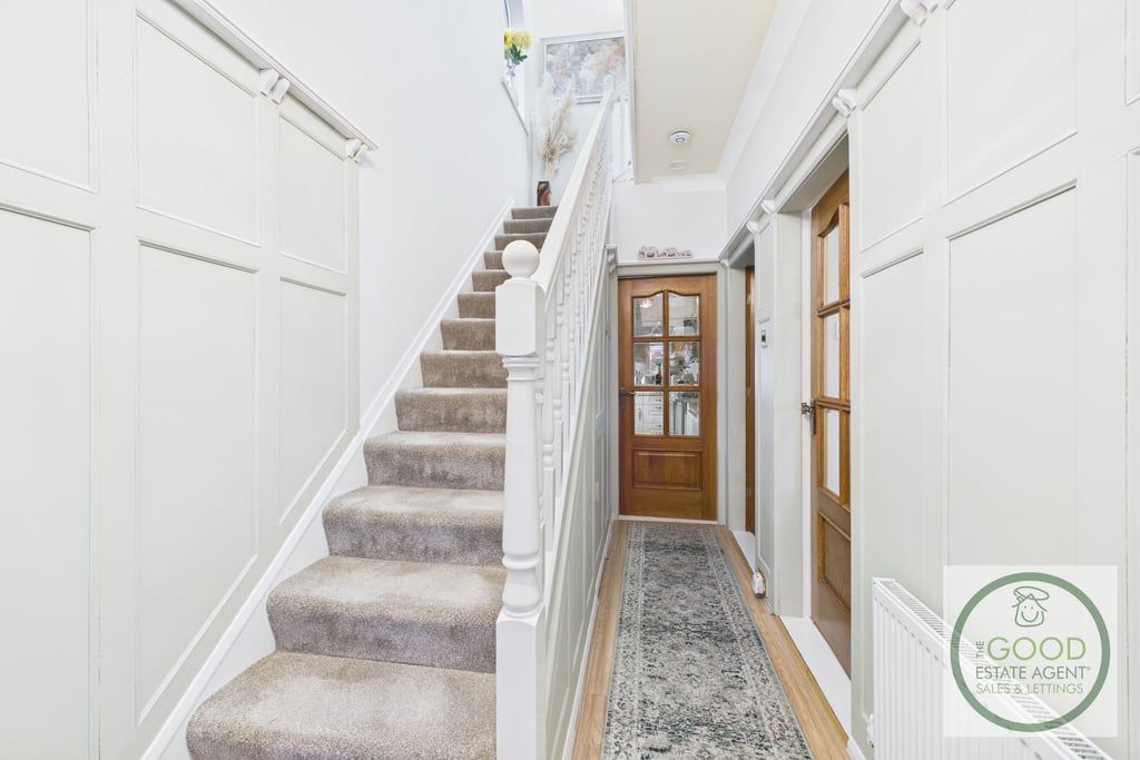 Property photo 2 of 20