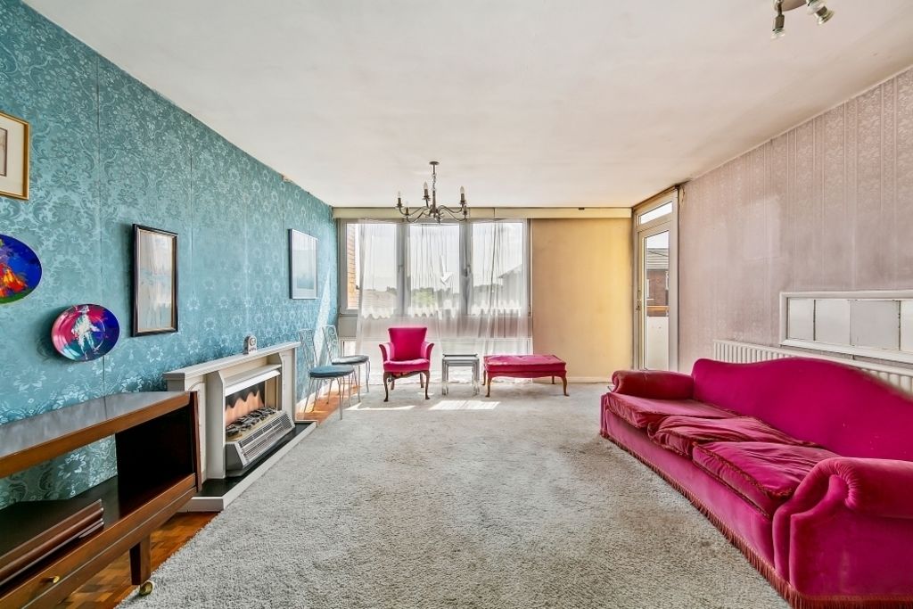 Property photo 2 of 12