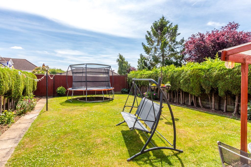 Property photo 2 of 11