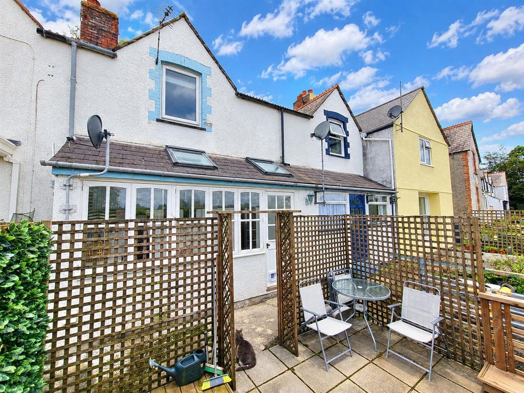 Property photo 1 of 22 Front Blue Sky.Png