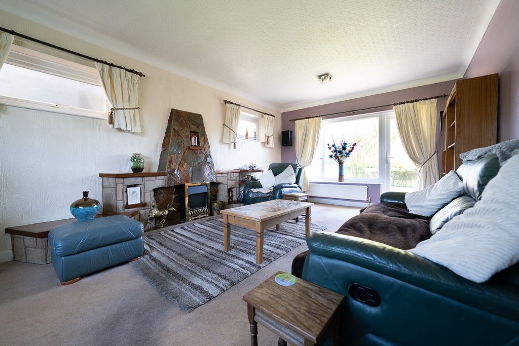 Property photo 2 of 18 Dsc03430