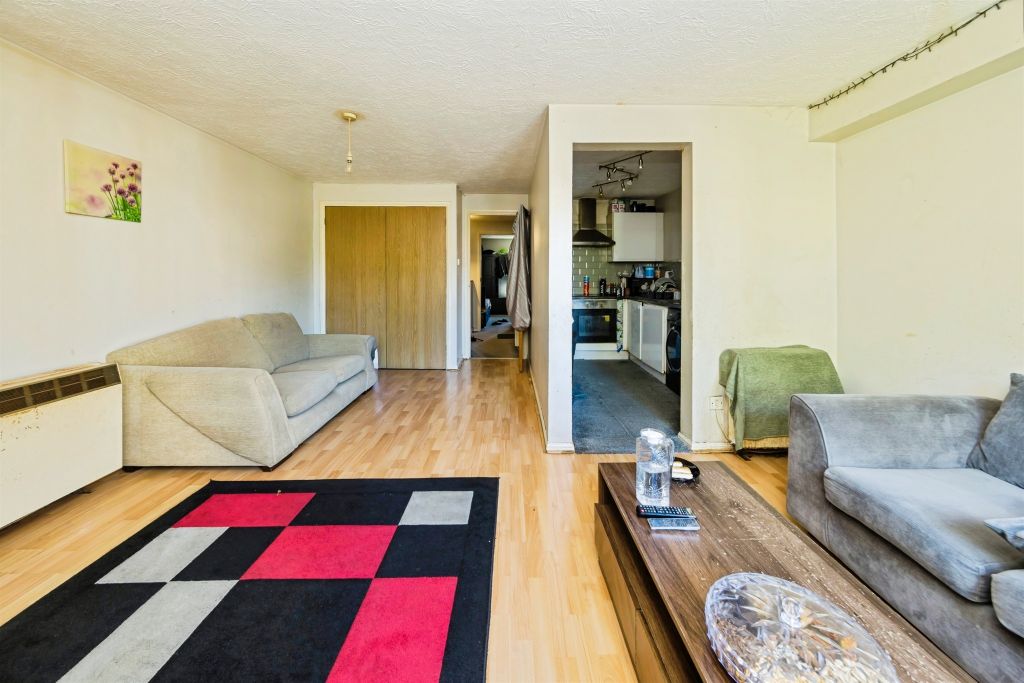 Property photo 3 of 12