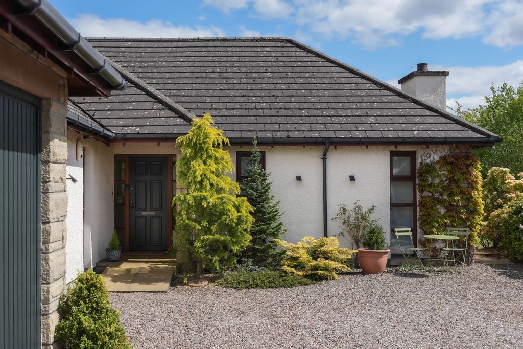 Property photo 3 of 35