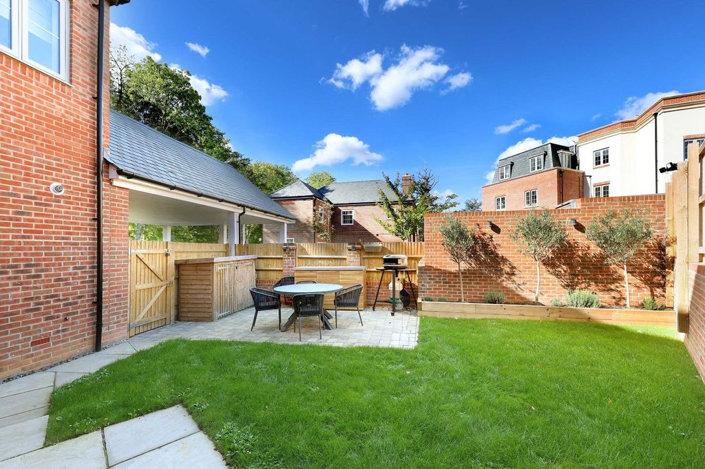 Property photo 3 of 16 Picture No. 05