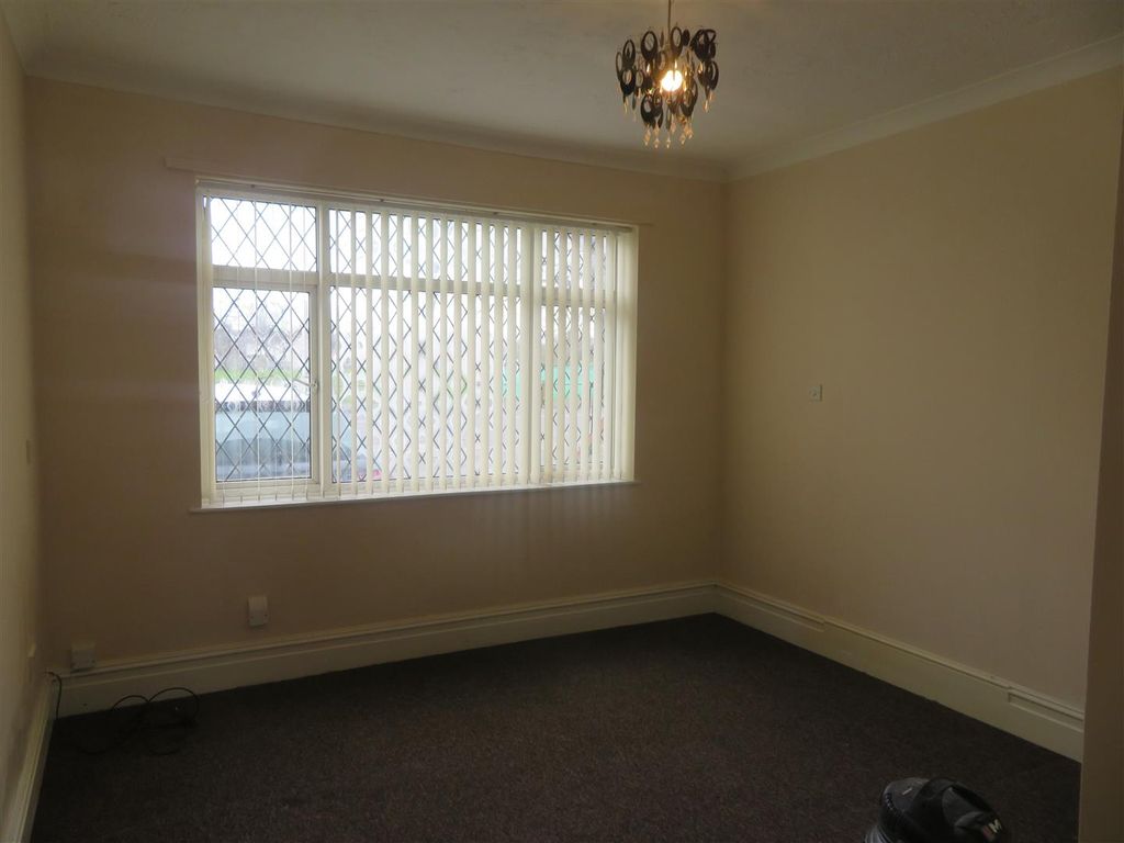 Property photo 2 of 3