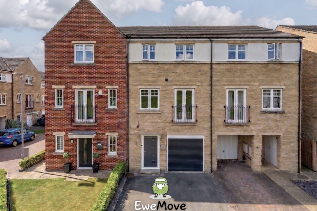 Additional image 10 of 4 bed town house for saleSt. Martins Field, Otley LS21