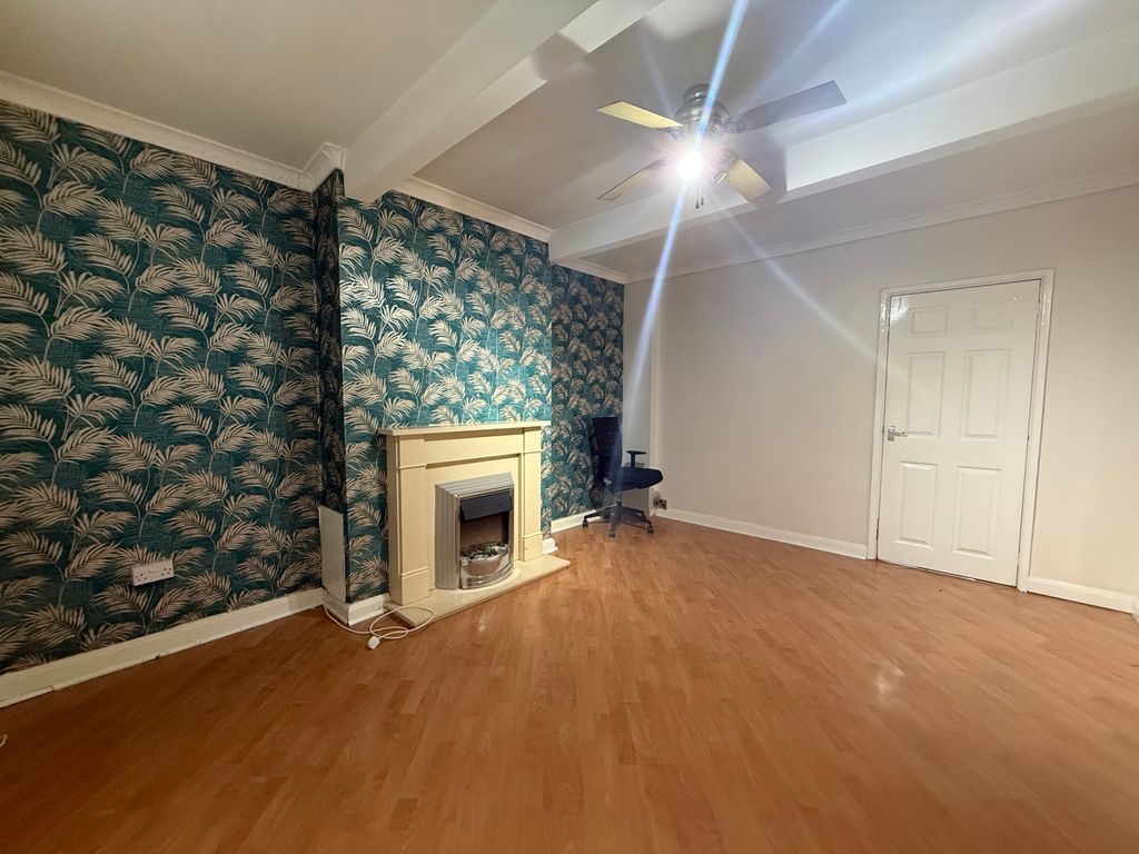 Property photo 2 of 14 Image