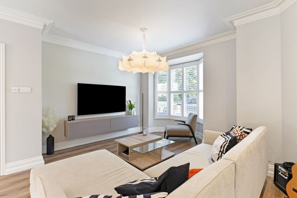 Property photo 2 of 22