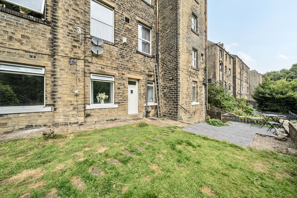 Property photo 1 of 10 1336493-12-689B2Fdf415Fd
