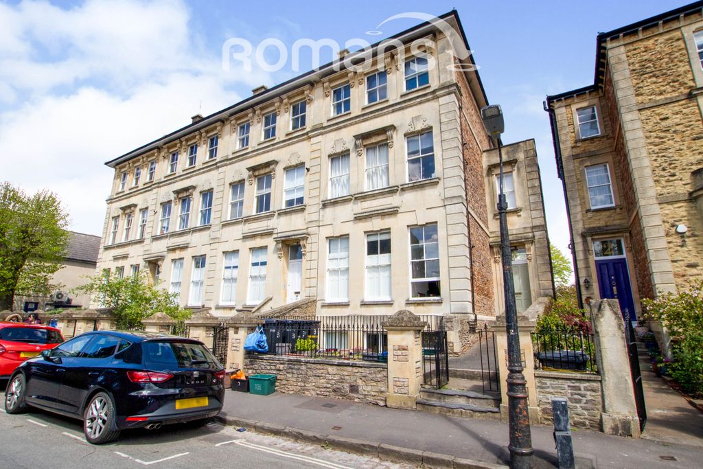 Property photo 1 of 8 Ae0d20ee-F9Fd-4F97-B
