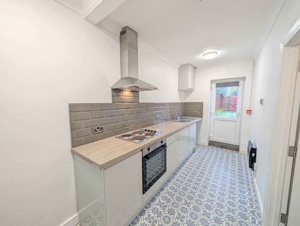 Property photo 3 of 12 Kitchen