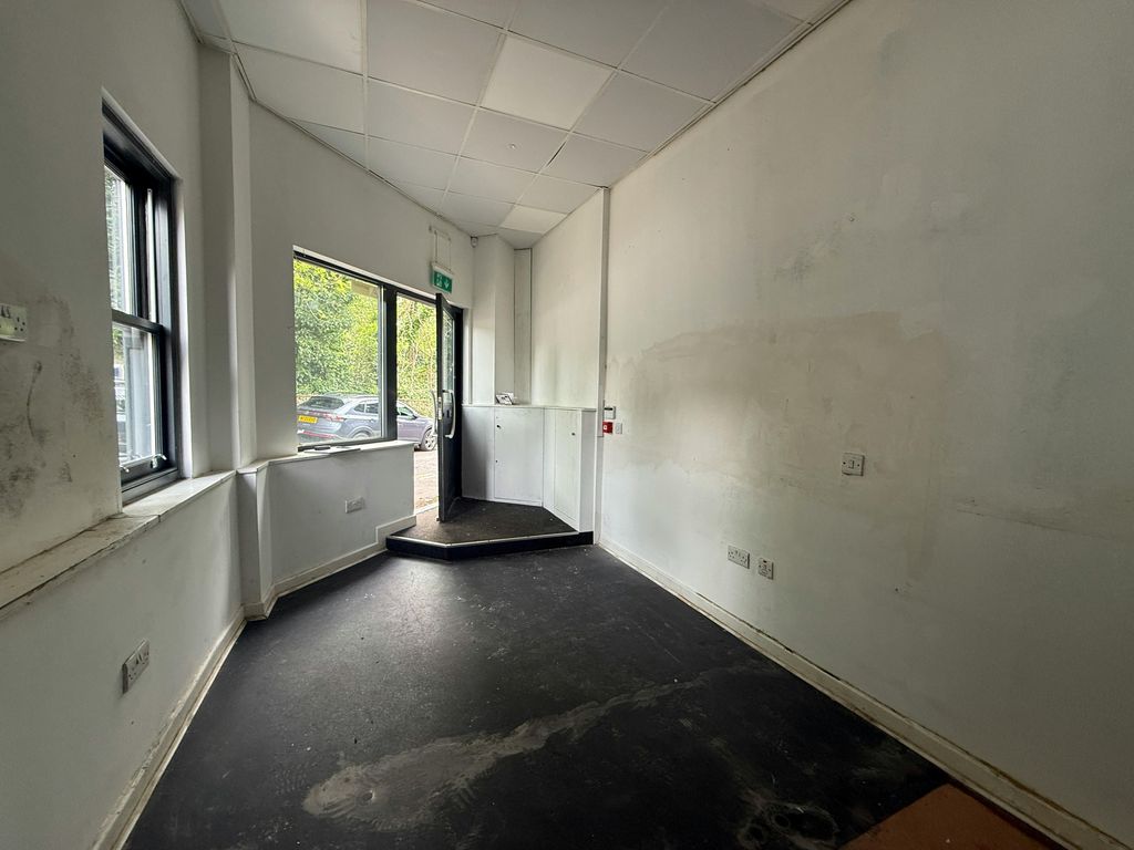 Property photo 3 of 11 Cathcart (3).Jpg