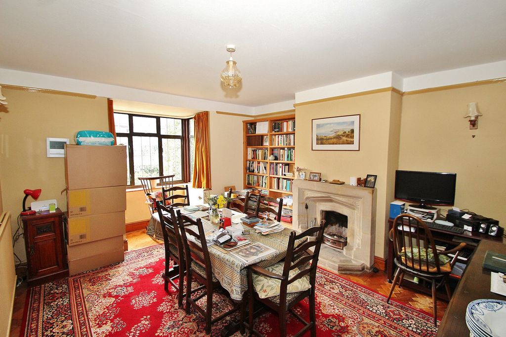 Property photo 3 of 23