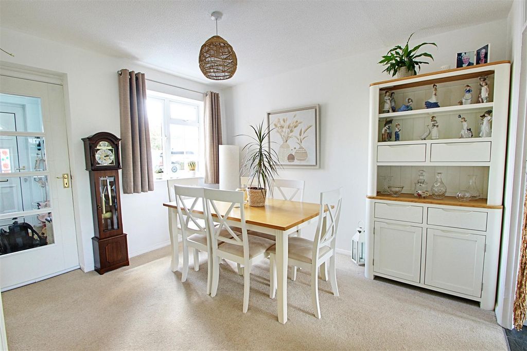 Property photo 3 of 18 Dining Room 1.Jpg