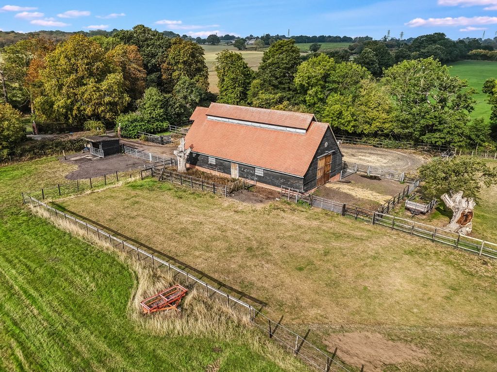 Property photo 3 of 14 Barn