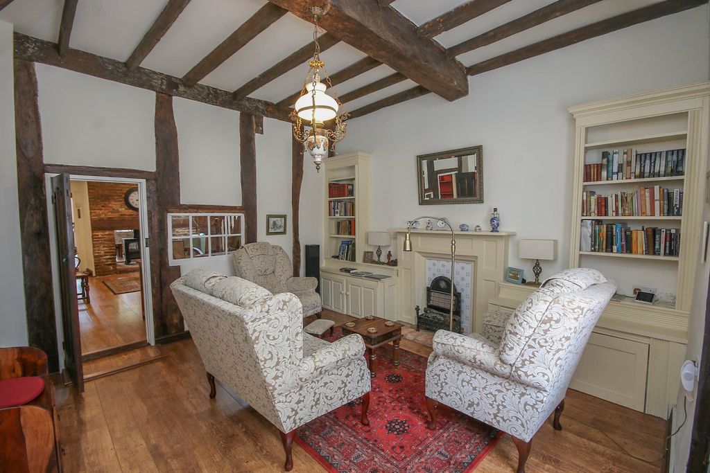 Property photo 2 of 24