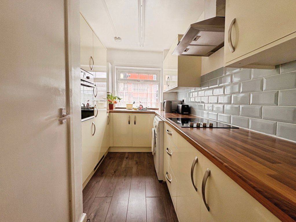 Property photo 2 of 8