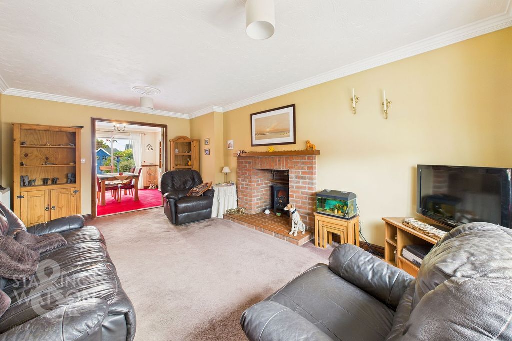 Property photo 2 of 24