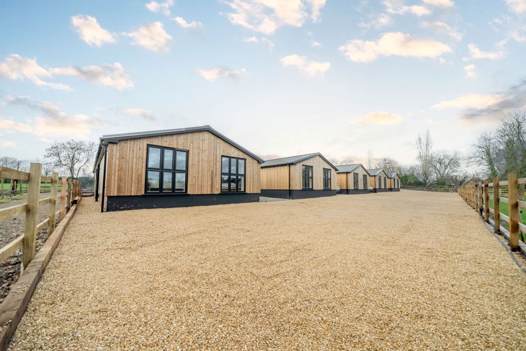 Property photo 1 of 25