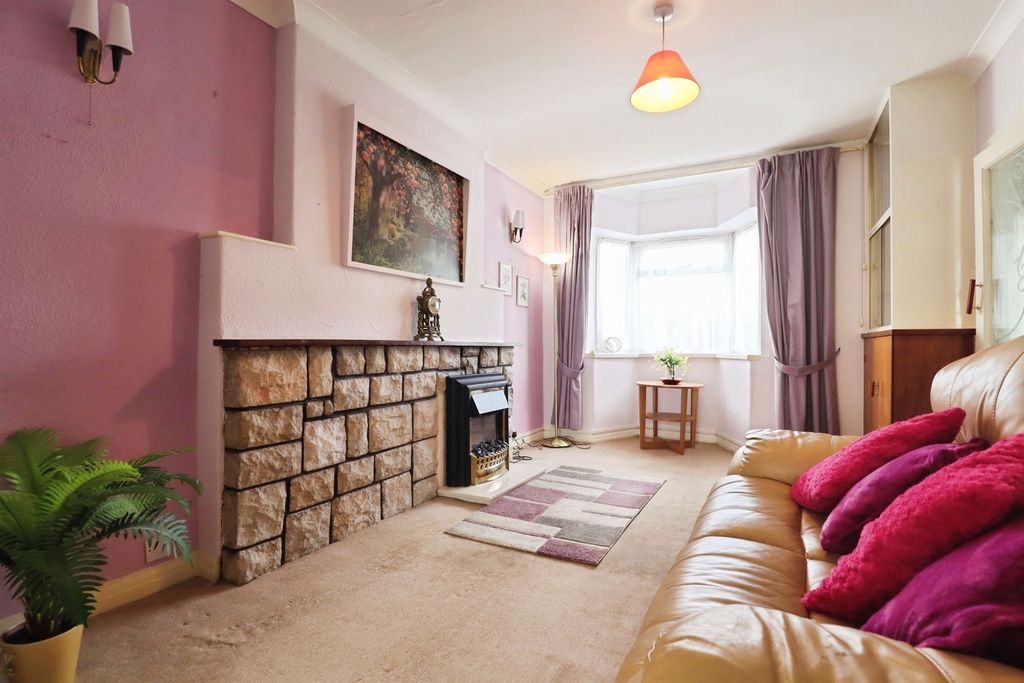 Property photo 3 of 19